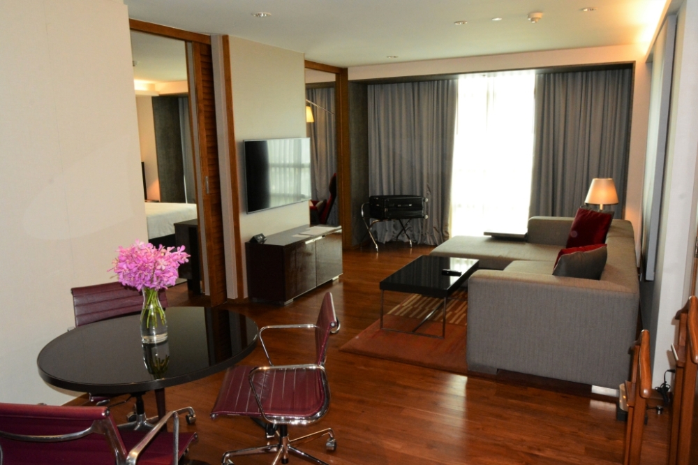 living room suite pullman bangkok king power